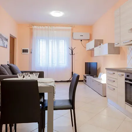 H11 Casa Maria Mare - Parcheggio *